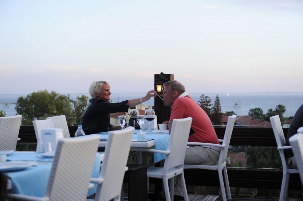 JOKER Side Hill Suite Hotel Buitenkant foto