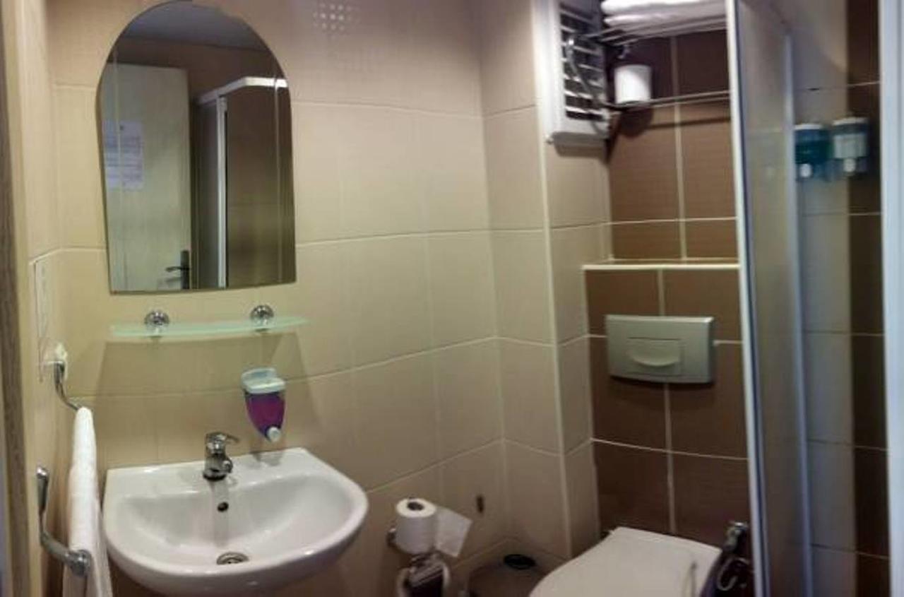JOKER Side Hill Suite Hotel Buitenkant foto